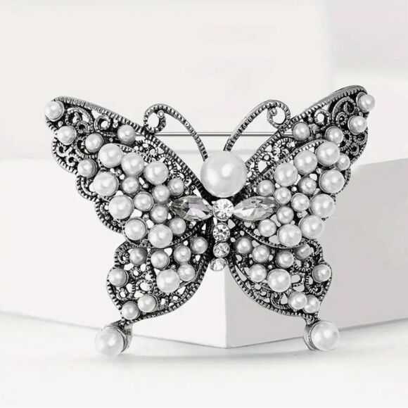 ♥️ New Antique Style Vintage brooch with stunning sparkling crystals & Pearls ♥️ - Picture 1 of 6